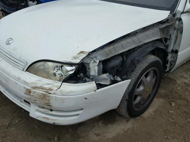 JT8BF12G0T0137921 - 1996 LEXUS ES 300 WHITE photo 9