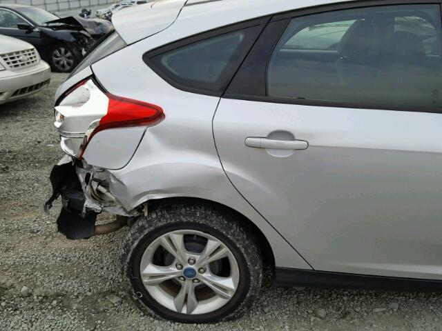 1FADP3K29DL279908 - 2013 FORD FOCUS SE SILVER photo 9