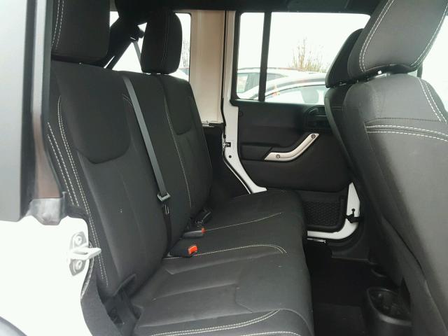 1C4BJWFG0GL230224 - 2016 JEEP WRANGLER U WHITE photo 6