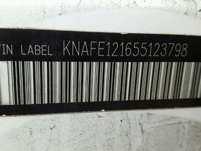 KNAFE121655123798 - 2005 KIA NEW SPECTR WHITE photo 10