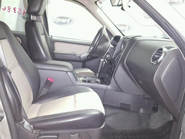 1FMEU33E88UA60630 - 2008 FORD EXPLORER S GRAY photo 5