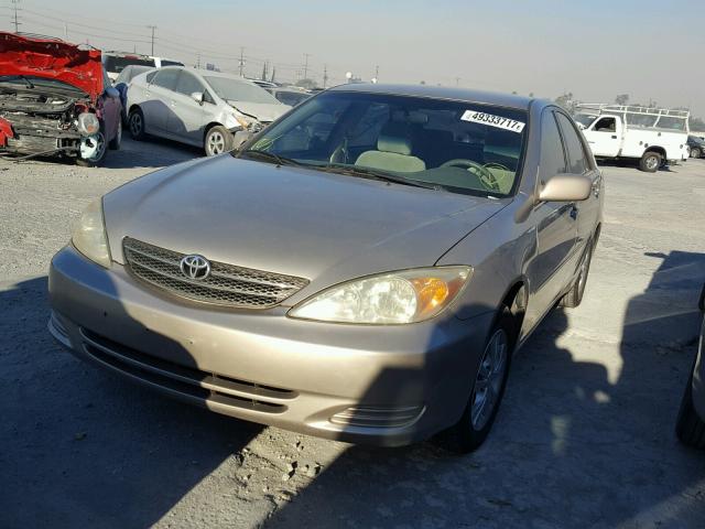 4T1BF32K44U068156 - 2004 TOYOTA CAMRY LE თაფლისფერი ფოტო 2