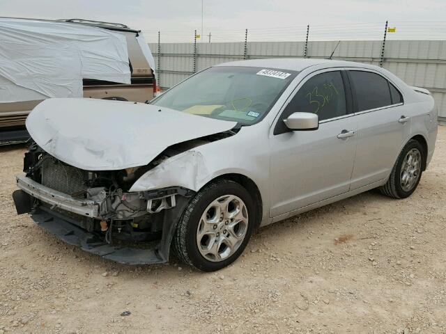 3FAHP0HA9AR198208 - 2010 FORD FUSION SE SILVER photo 2