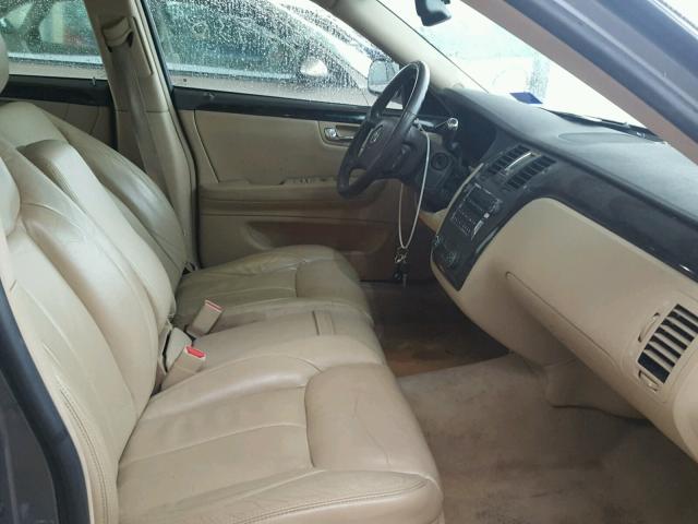 1G6KD57Y08U109362 - 2008 CADILLAC DTS GRAY photo 5