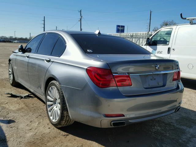 WBAKC6C59CC396133 - 2012 BMW 750 GRAY photo 3