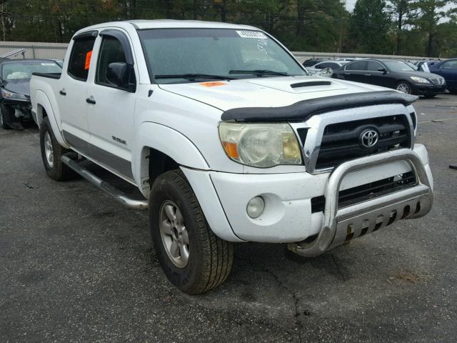 3TMJU62NX8M066245 - 2008 TOYOTA TACOMA DOU WHITE photo 1