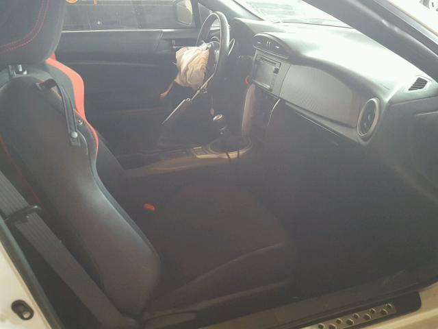 JF1ZNAA15F9703531 - 2015 TOYOTA SCION FR-S თეთრი ფოტო 5