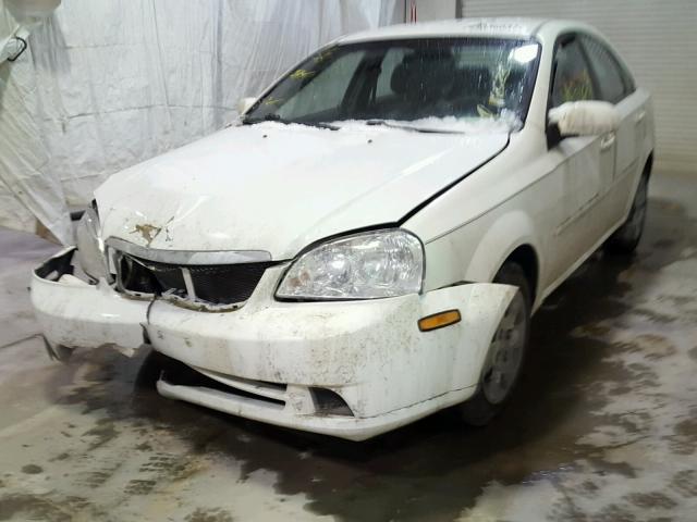 KL5JD56Z36K256907 - 2006 SUZUKI FORENZA WHITE photo 2