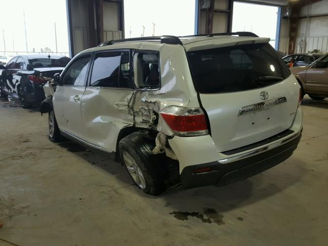 5TDBK3EH0BS043160 - 2011 TOYOTA HIGHLANDER WHITE photo 3