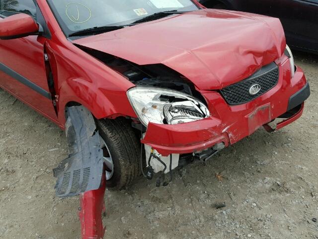 KNADE123X66038189 - 2006 KIA RIO RED photo 9