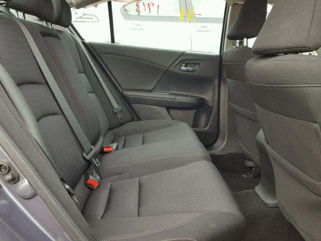 1HGCR2F50FA257536 - 2015 HONDA ACCORD SPO GRAY photo 6