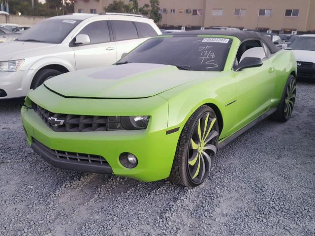 2G1FC3D33D9126574 - 2013 CHEVROLET CAMARO LT GREEN photo 2