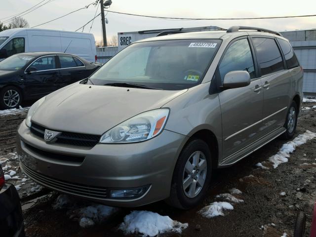 5TDZA22C44S120376 - 2004 TOYOTA SIENNA XLE TAN photo 2