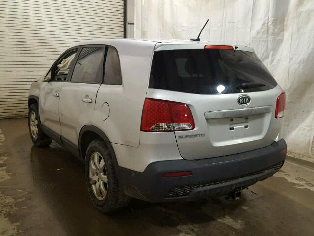 5XYKTCA19BG011343 - 2011 KIA SORENTO BA SILVER photo 3