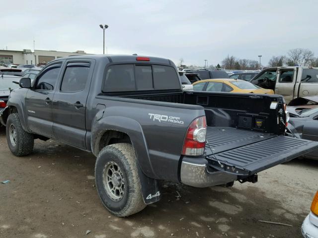 3TMLU42N59M033989 - 2009 TOYOTA TACOMA DOU GRAY photo 3