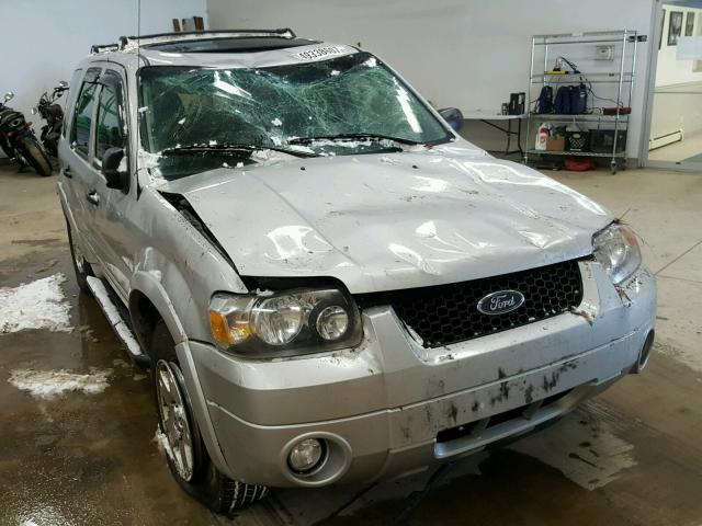 1FMCU93137KA84092 - 2007 FORD ESCAPE XLT SILVER photo 1