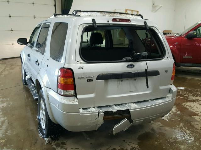 1FMCU93137KA84092 - 2007 FORD ESCAPE XLT SILVER photo 3