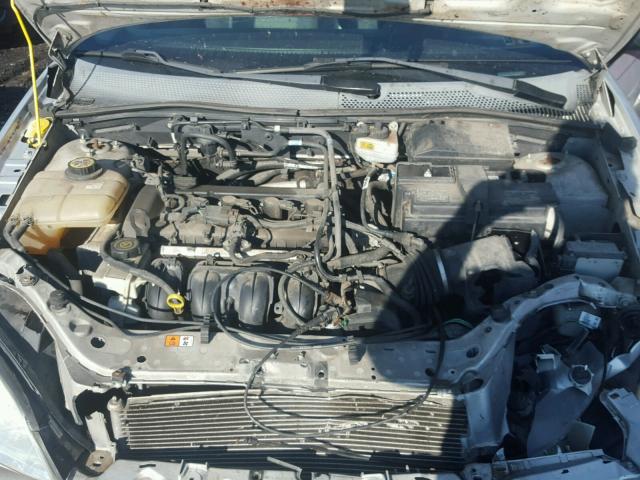 1FAFP34N46W255890 - 2006 FORD FOCUS ZX4 SILVER photo 7