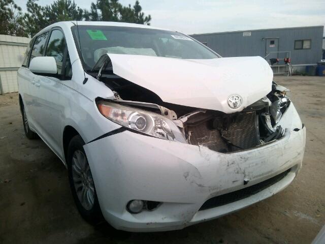 5TDYK3DC0BS028920 - 2011 TOYOTA SIENNA XLE WHITE photo 1