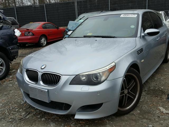 WBSNB935X6B581816 - 2006 BMW M5 SILVER photo 2