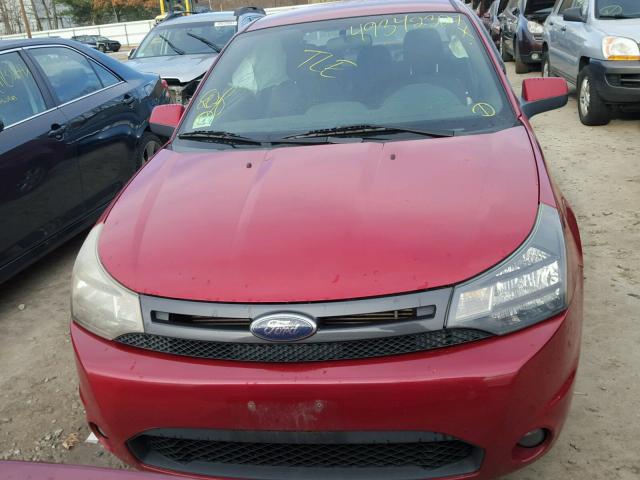 1FAHP3CN8AW206064 - 2010 FORD FOCUS SE RED photo 9