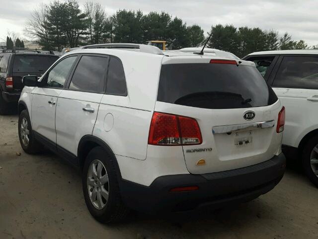 5XYKT4A67DG385986 - 2013 KIA SORENTO LX WHITE photo 3