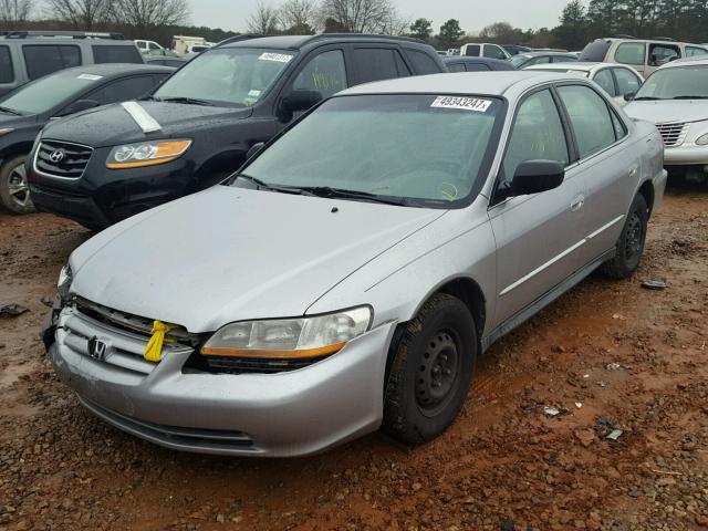 1HGCF866X1A083648 - 2001 HONDA ACCORD VAL SILVER photo 2