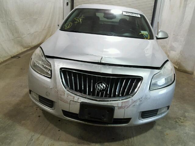 W04GN5EC0B1031479 - 2011 BUICK REGAL CXL SILVER photo 9