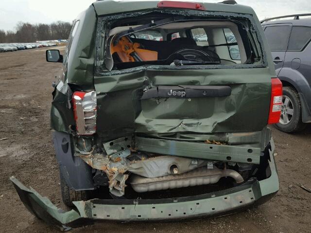 1J4FT28A29D140755 - 2009 JEEP PATRIOT SP GREEN photo 9