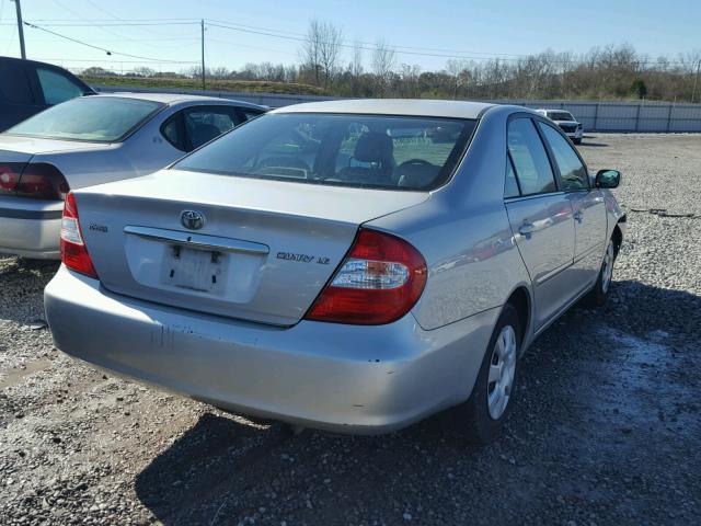 4T1BE32KX4U893766 - 2004 TOYOTA CAMRY LE ოქროსფერი ფოტო 4