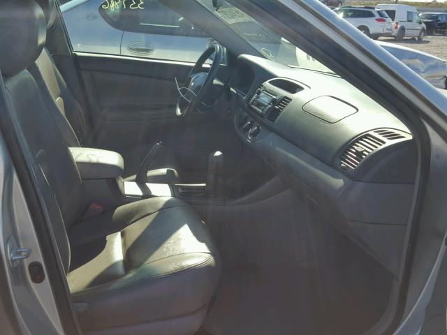 4T1BE32KX4U893766 - 2004 TOYOTA CAMRY LE ოქროსფერი ფოტო 5