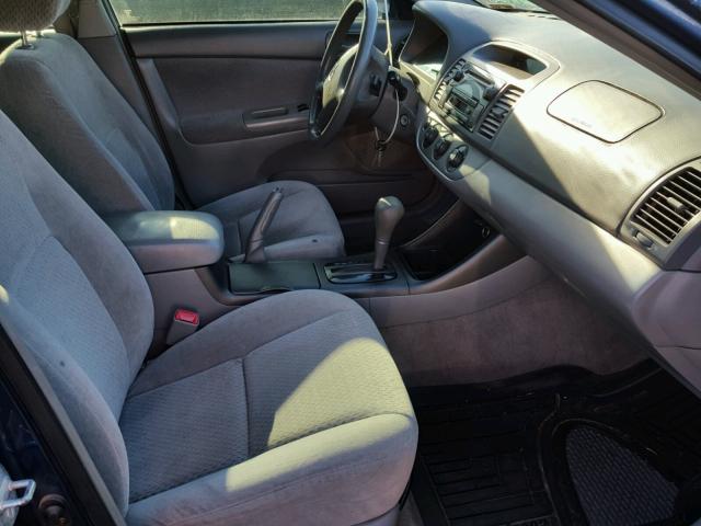 4T1BE32K34U364286 - 2004 TOYOTA CAMRY LE 蓝色 照片 5