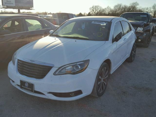 1C3CCBBG3CN306373 - 2012 CHRYSLER 200 TOURIN WHITE photo 2