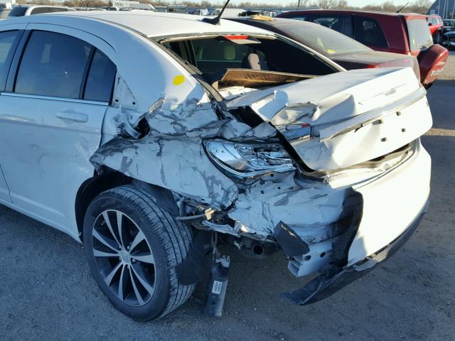 1C3CCBBG3CN306373 - 2012 CHRYSLER 200 TOURIN WHITE photo 9