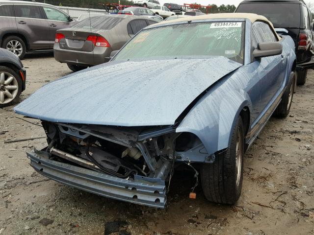 1ZVHT84N955240198 - 2005 FORD MUSTANG BLUE photo 2