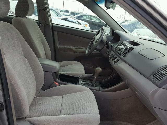 4T1BE32K82U630933 - 2002 TOYOTA CAMRY LE ნაცრისფერი ფოტო 5