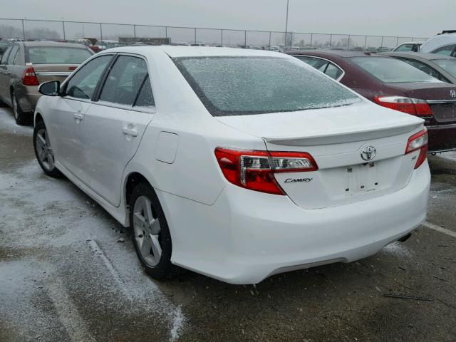 4T1BF1FK4DU288136 - 2013 TOYOTA CAMRY L WHITE photo 3