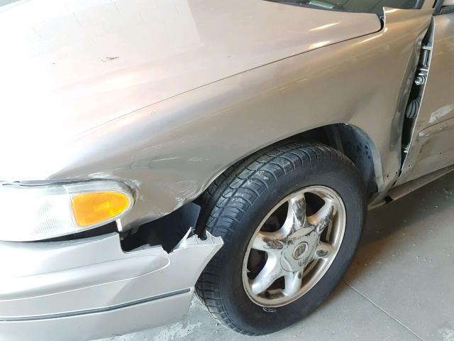 2G4WB55K421115831 - 2002 BUICK REGAL LS GOLD photo 9