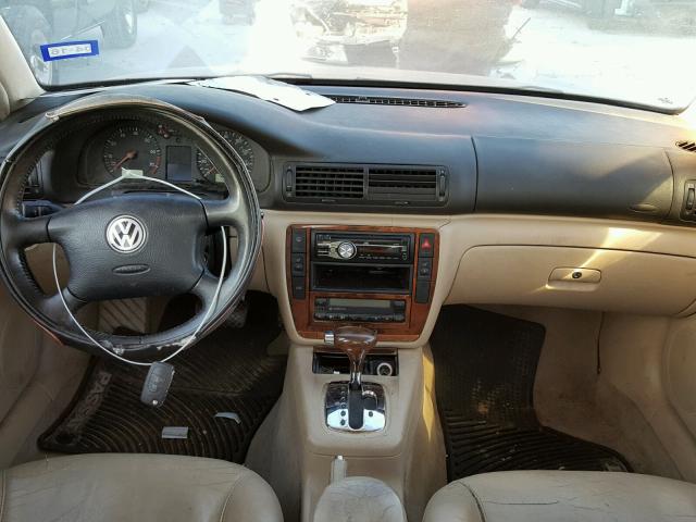 WVWPD23B7YP223196 - 2000 VOLKSWAGEN PASSAT GLX 蓝色 照片 9