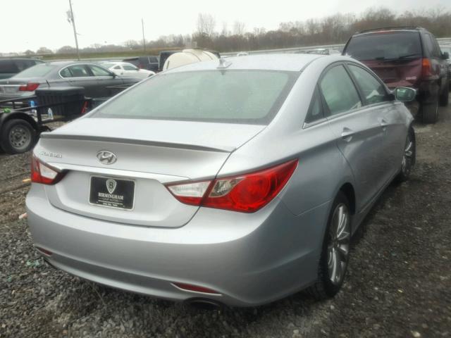 5NPEC4AC2DH536583 - 2013 HYUNDAI SONATA SE SILVER photo 4