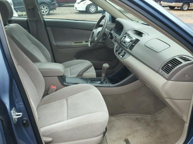 4T1BF32K04U580478 - 2004 TOYOTA CAMRY LE ლურჯი ფოტო 5