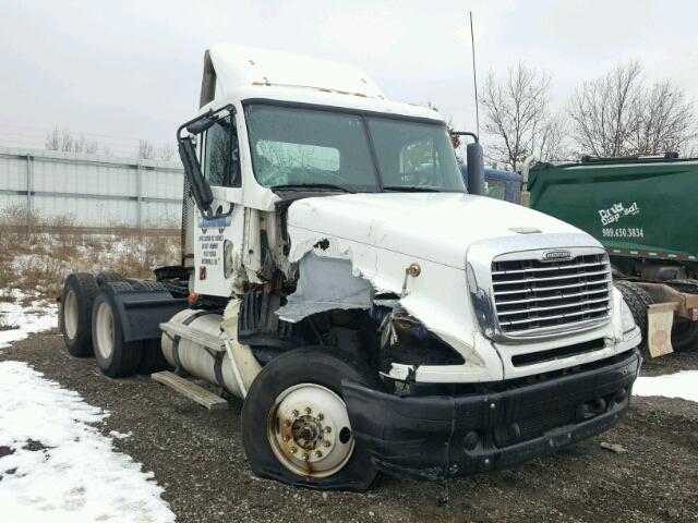 1FUJA6CK17LY66745 - 2007 FREIGHTLINER CONVENTION WHITE photo 1