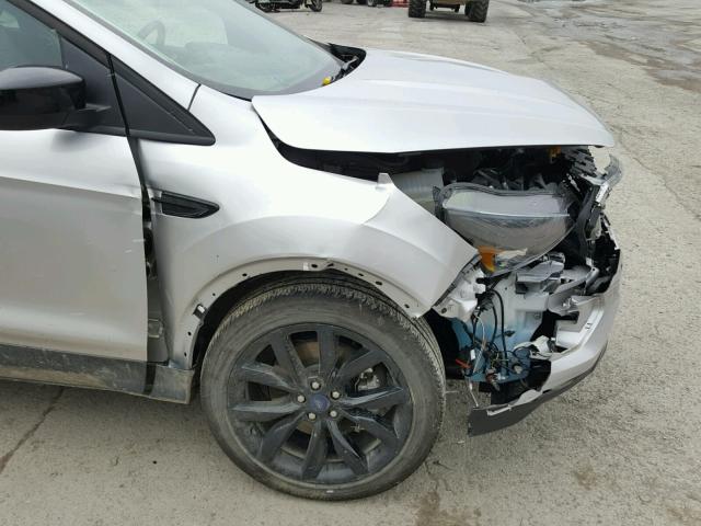 1FMCU9GD8HUA37263 - 2017 FORD ESCAPE SE 银色 照片 9