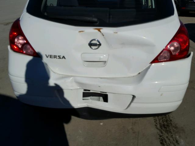 3N1BC1CP0AL468011 - 2010 NISSAN VERSA S WHITE photo 9