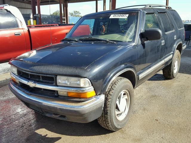 1GNDT13W0X2163381 - 1999 CHEVROLET BLAZER BLACK photo 2