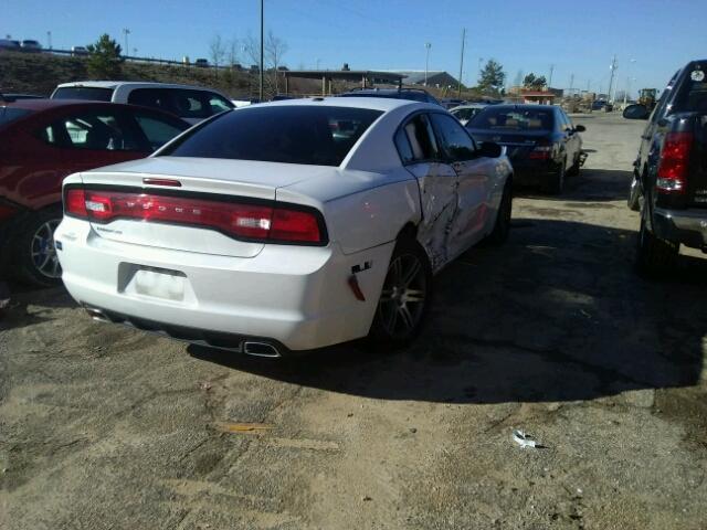 2C3CDXHG3DH555557 - 2013 DODGE CHARGER SX WHITE photo 4