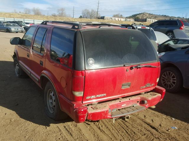 1GNDT13W6Y2309221 - 2000 CHEVROLET BLAZER RED photo 3