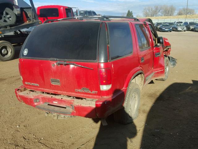 1GNDT13W6Y2309221 - 2000 CHEVROLET BLAZER RED photo 4