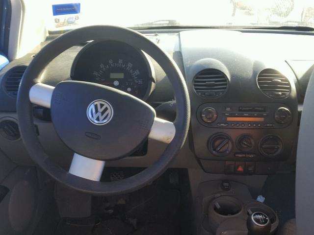 3VWCP21C32M422077 - 2002 VOLKSWAGEN NEW BEETLE 蓝色 照片 9