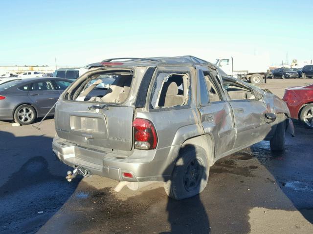 1GNDT13S522384657 - 2002 CHEVROLET TRAILBLAZE SILVER photo 4